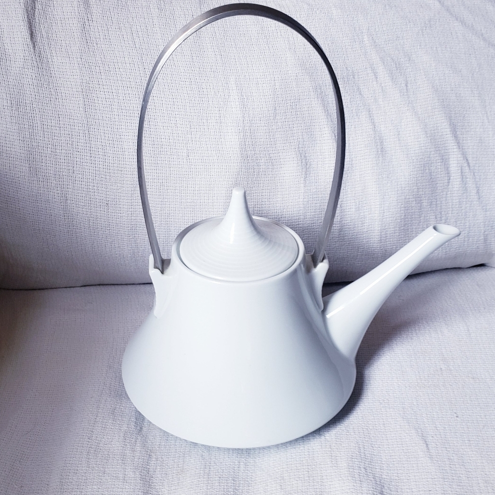 Block china "concentric blue" coffee pot
